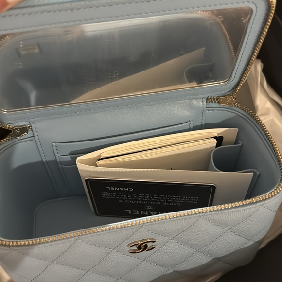 CHANEL Blue vanity bag - Picture 6 of 7